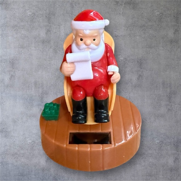 Solar Powered Dancing Figures - Picture 5 of 12